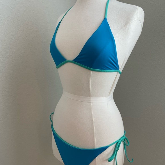 L*SPACE Bikini 2 pcs- ‘Two Tone’ Lily Itsy Bottom + Itty Triangle Top - Picture 13 of 16